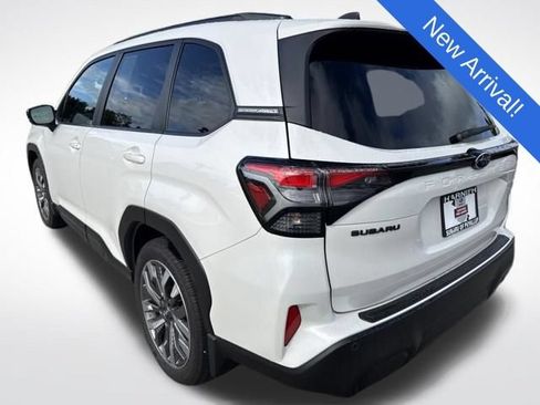 Used 2025 Subaru Forester Touring AWD/4WD image 5