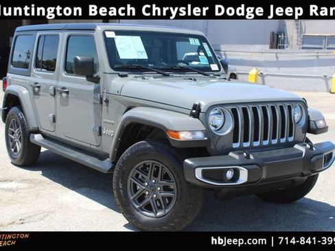 Used 2022 Jeep Wrangler Unlimited Sahara w/ Cold Weather Group AWD/4WD image 1