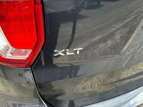 Used 2017 Ford Explorer XLT AWD/4WD image 25