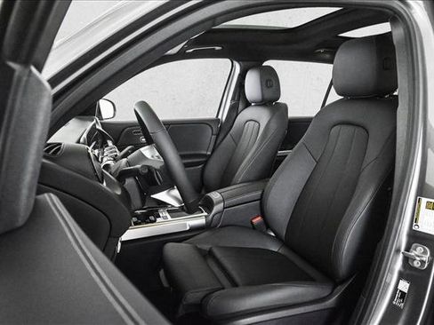 New 2026 Mercedes-Benz GLB 250 4MATIC image 18