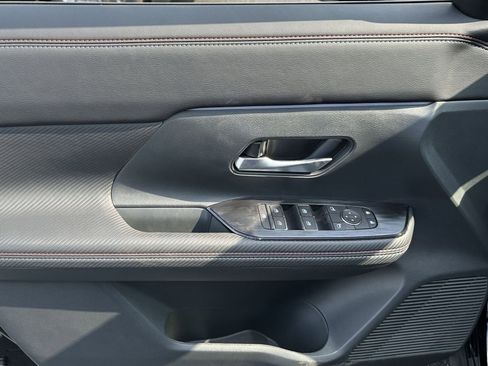 New 2026 Nissan Kicks SR w/ Cold Weather Package image 21