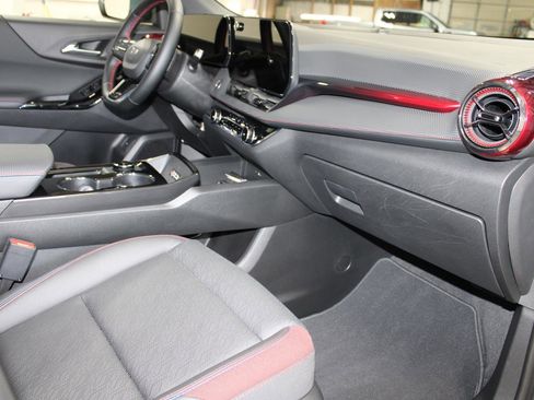 Used 2025 Chevrolet Equinox RS w/ Safety and Technology Package FWD image 17
