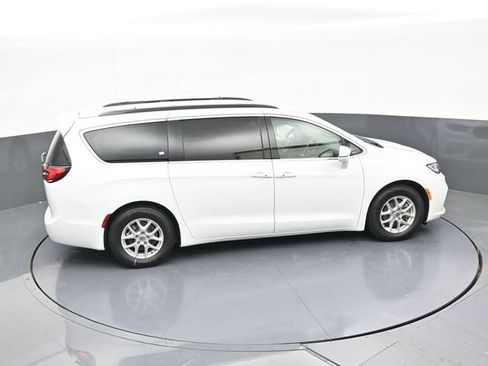 Used 2022 Chrysler Pacifica Touring-L FWD image 61