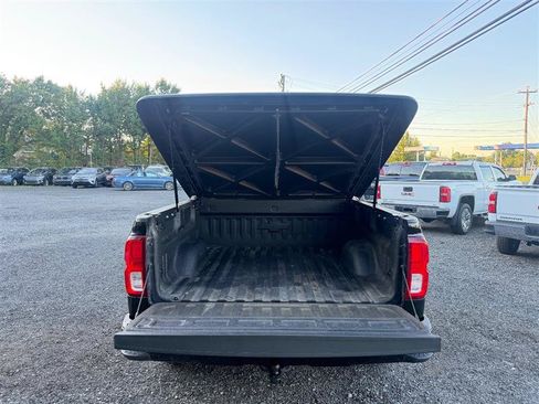 Used 2017 Chevrolet Silverado 1500 LTZ Z71 w/ LTZ Plus Package AWD/4WD image 6