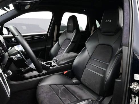Used 2021 Porsche Cayenne GTS image 5