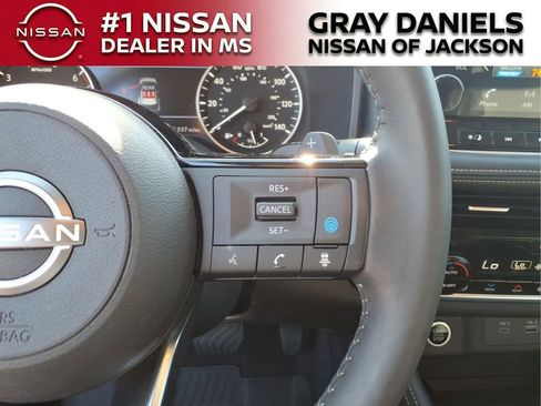 Used 2023 Nissan Rogue SL w/ SL Premium Package FWD image 15