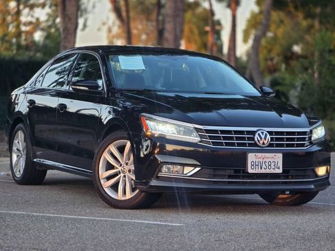 Used 2018 Volkswagen Passat 2.0T SE FWD image 1