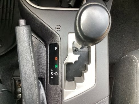 Used 2018 Toyota RAV4 XLE image 19