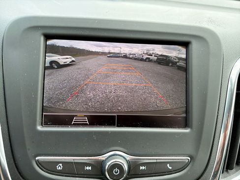 Used 2023 Chevrolet Equinox LT image 25