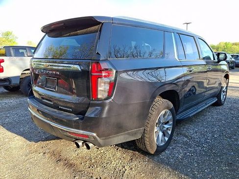 Used 2024 Chevrolet Suburban Premier AWD/4WD image 6