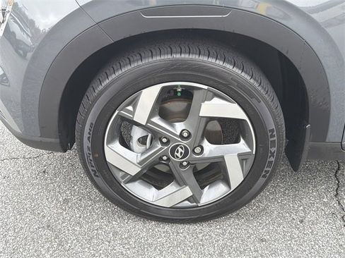Certified 2025 Hyundai Venue SEL image 11
