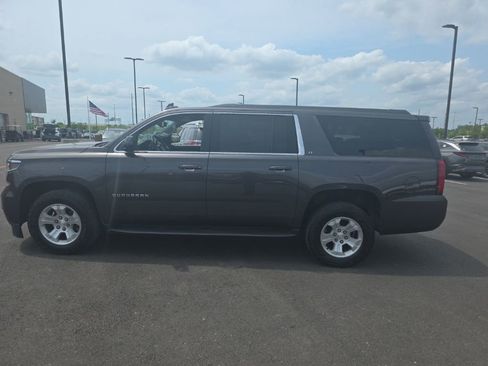 Used 2018 Chevrolet Suburban LT RWD image 8