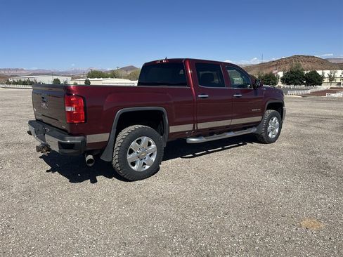 Used 2016 GMC Sierra 2500 SLE w/ SLE Preferred Package AWD/4WD image 3