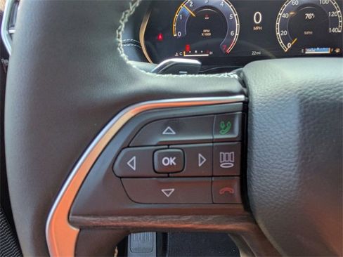 New 2025 Jeep Grand Cherokee Limited w/ Luxury Tech Group II image 24