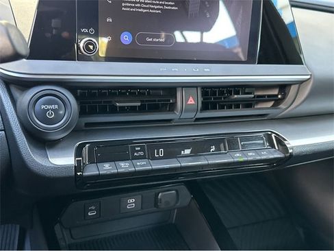 Used 2023 Toyota Prius LE image 27