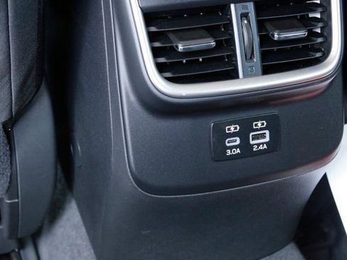 Used 2025 Subaru Outback Premium AWD/4WD image 16