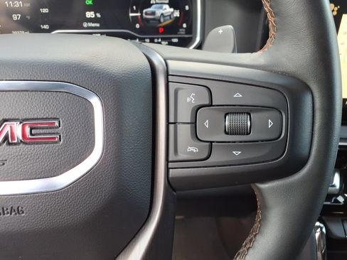 Used 2023 GMC Sierra 1500 AT4 w/ Technology Package AWD/4WD image 34