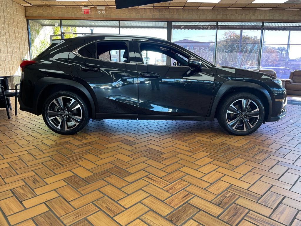 Used 2021 Lexus UX 200 FWD image 6