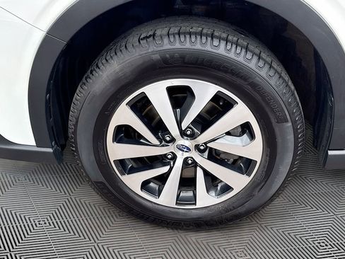 Used 2020 Subaru Outback Premium AWD/4WD image 32