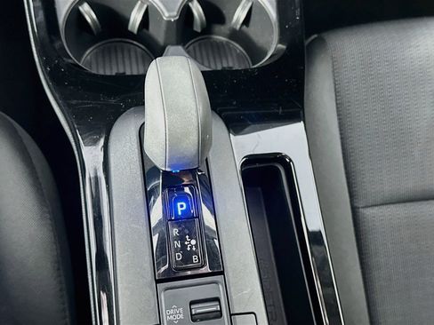 Used 2025 Toyota Prius LE FWD image 25