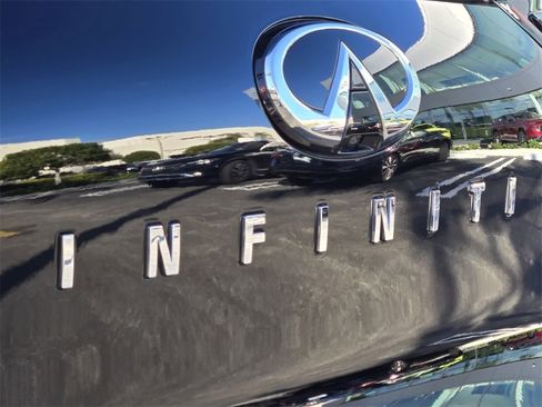 Used 2025 INFINITI QX55 Luxe w/ Cargo Package image 7