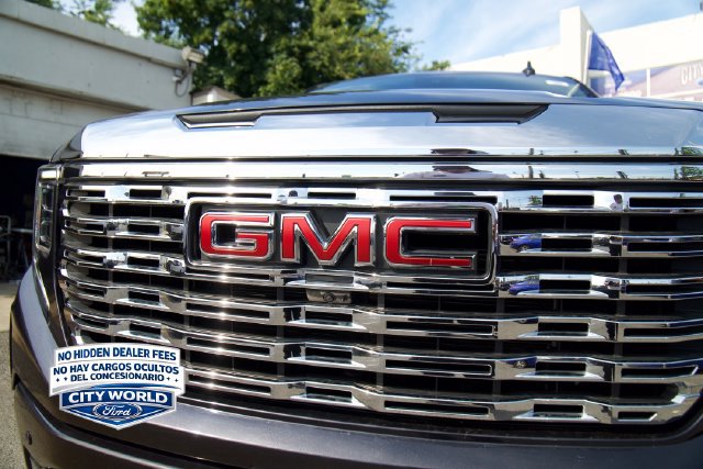 Used 2024 GMC Sierra 1500 Denali w/ Technology Package AWD/4WD image 7