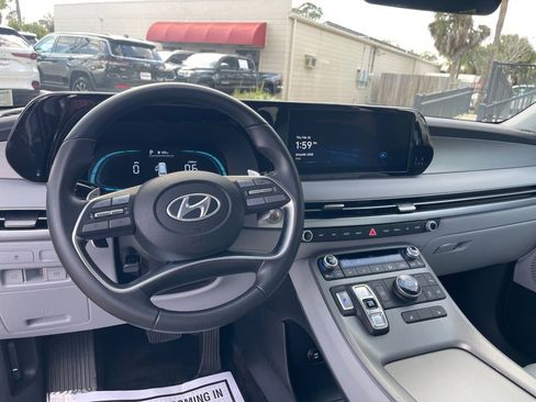 Used 2025 Hyundai Palisade SEL image 12