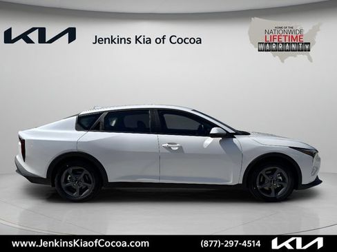 New 2026 Kia K4 FWD image 4