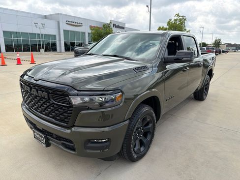 New 2026 RAM 1500 4x4 Crew Cab image 10