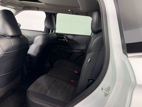 Used 2024 Mitsubishi Outlander Ralliart image 25