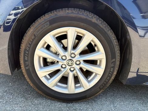 Used 2025 Toyota Corolla LE w/ LE Premium Package FWD image 21