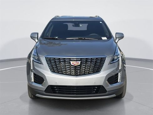 Used 2025 Cadillac XT5 Premium Luxury image 2