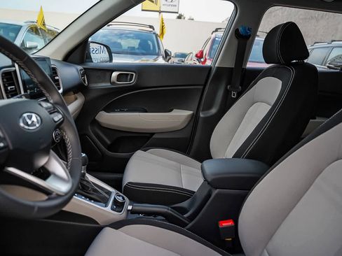 New 2026 Hyundai Venue SEL image 19