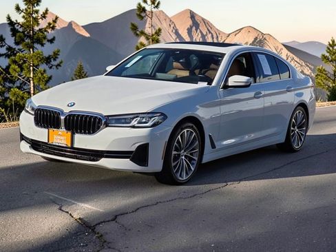 Used 2022 BMW 530i xDrive w/ Convenience Package AWD/4WD image 4