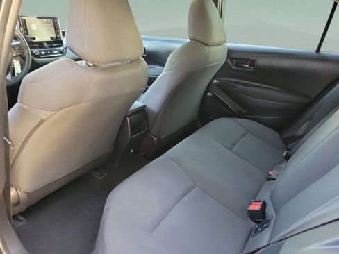 Used 2022 Toyota Corolla LE FWD image 6
