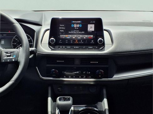 Certified 2025 Nissan Rogue SV FWD image 16