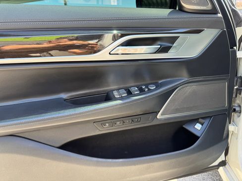 Used 2022 BMW 740i w/ Premium Package RWD image 14