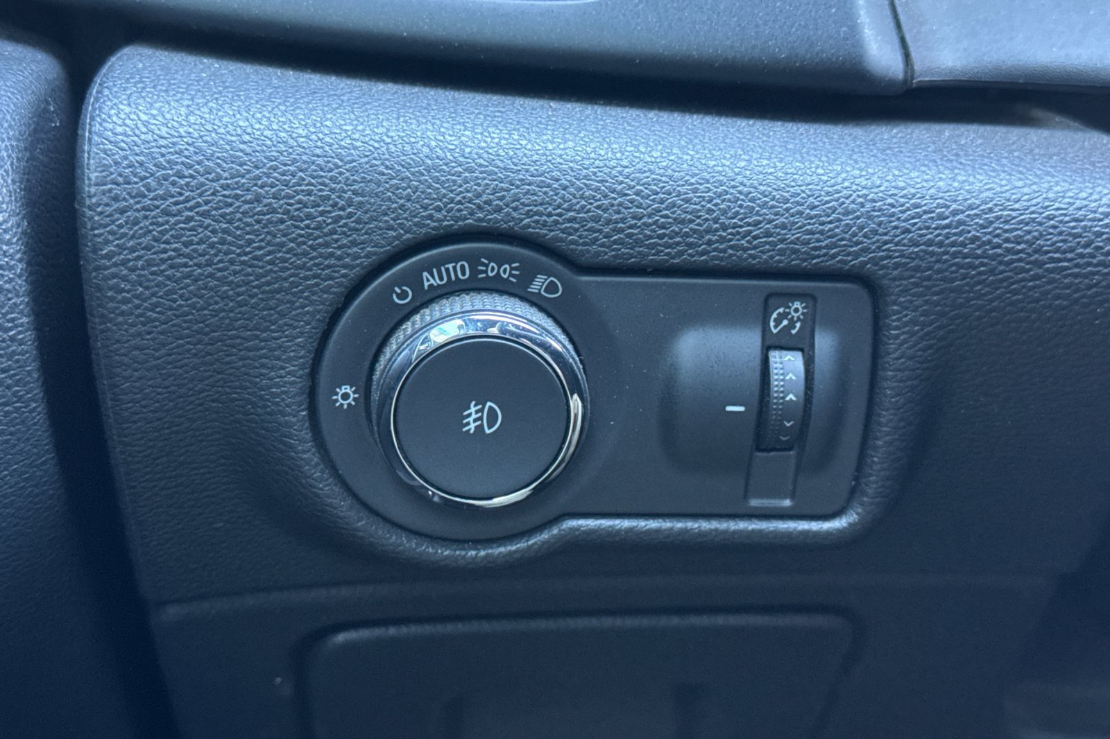 Used 2016 Buick Cascada Premium FWD image 40