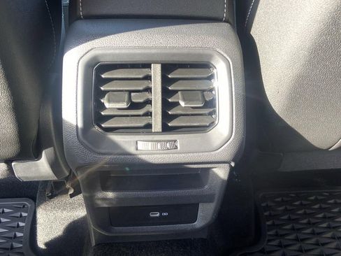 Used 2024 Volkswagen Taos SE image 21