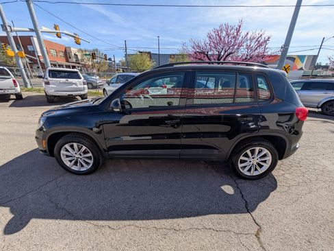 Used 2017 Volkswagen Tiguan Limited w/ Premium Package image 9