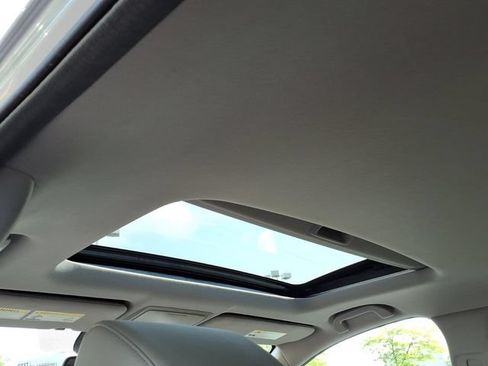 Used 2017 Honda CR-V Touring image 7
