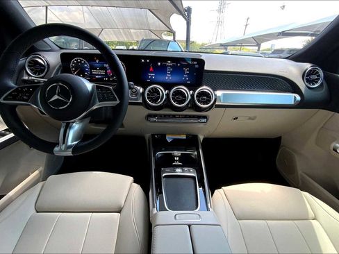 New 2025 Mercedes-Benz GLB 250 GLB 250 image 8