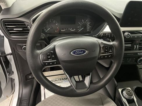 Used 2022 Ford Escape SE image 14