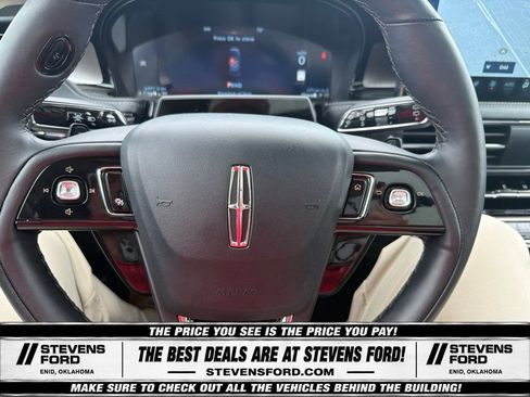 Used 2025 Lincoln Corsair Reserve w/ Equipment Group 202A AWD/4WD image 27