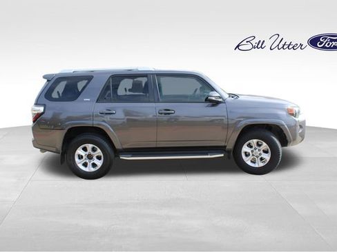 Used 2016 Toyota 4Runner SR5 image 4