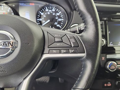 Used 2021 Nissan Rogue Sport SV AWD/4WD image 25