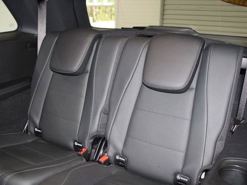 Used 2025 Mercedes-Benz GLS 450 4MATIC image 24