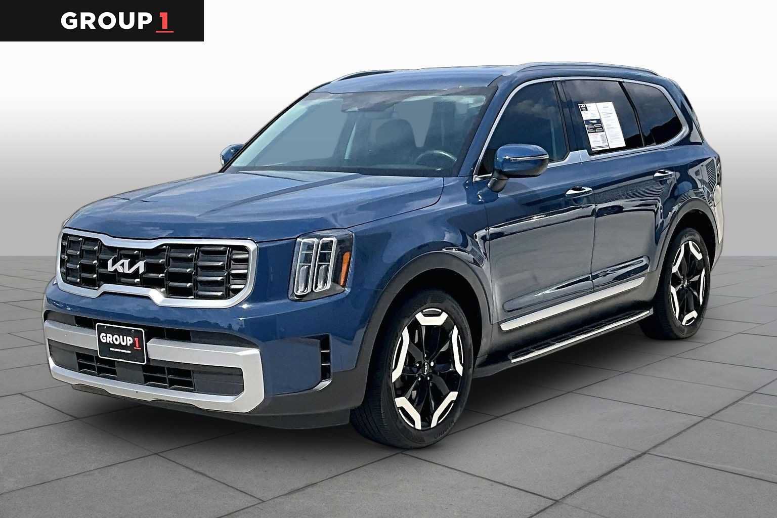 Used 2023 Kia Telluride S AWD/4WD image 1