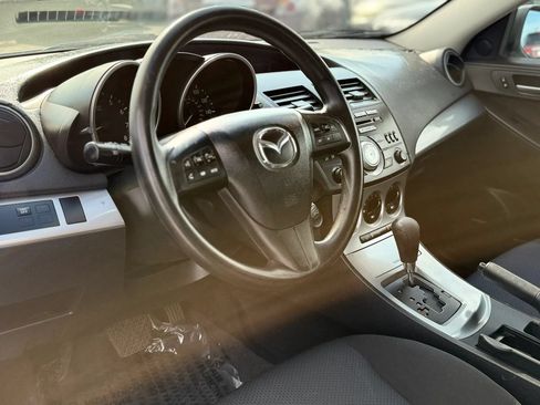 Used 2010 MAZDA MAZDA3 i Touring FWD image 12