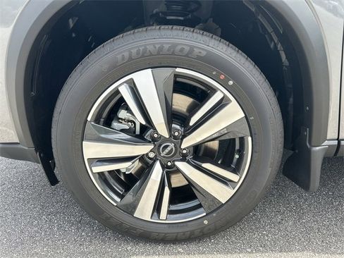 New 2025 Nissan Rogue SL w/ Tech Package image 12